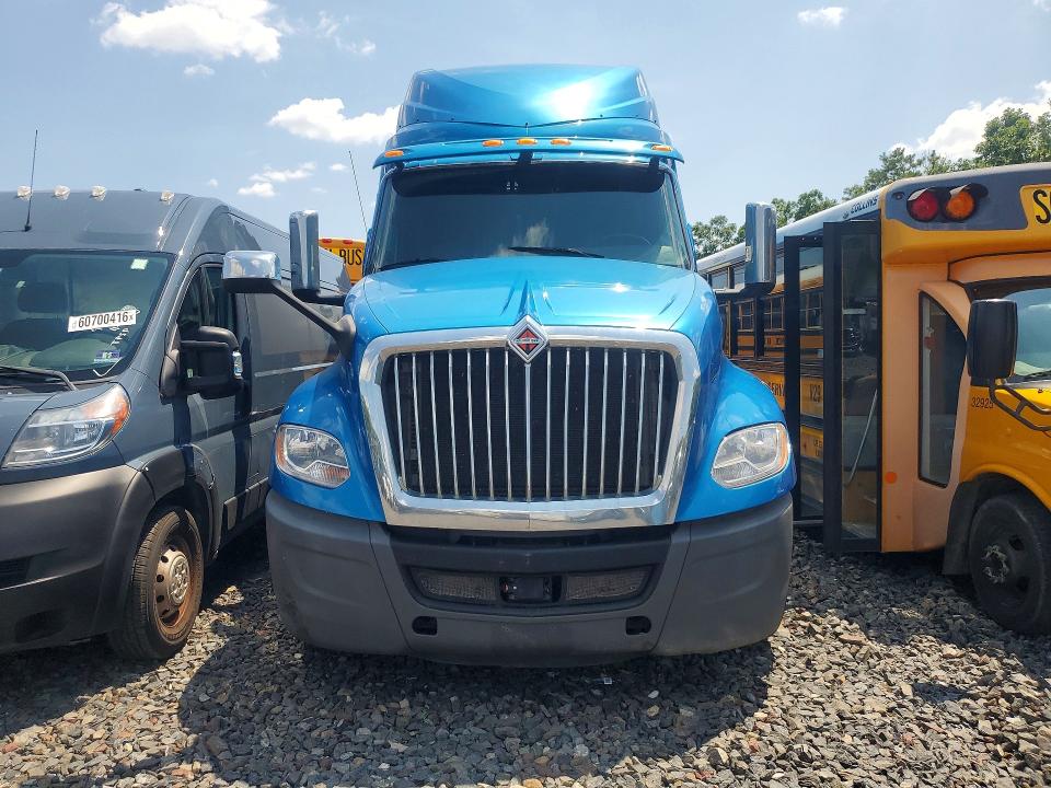 60576086 :رقم المزاد ، 3HSKZAPRXKN648228 vin ، 2019 International Lt625 مزاد بيع