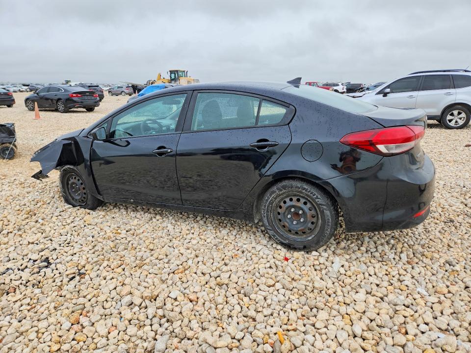 2017 Kia Forte მანქანა იყიდება აუქციონზე, vin: 3KPFL4A71HE099421, აუქციონის ნომერი: 61031226