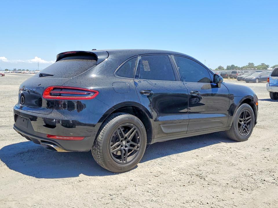 60891296 :رقم المزاد ، WP1AA2A52JLB21098 vin ، 2018 Porsche Macan مزاد بيع