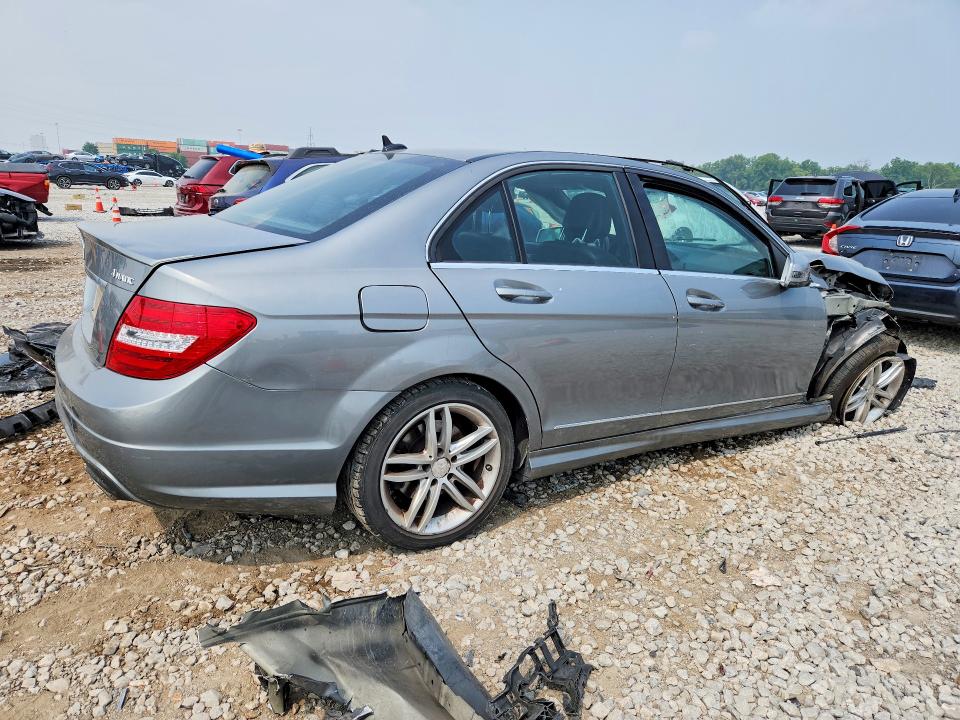 2014 Mercedes-benz C-class მანქანა იყიდება აუქციონზე, vin: WDDGF8ABXER305624, აუქციონის ნომერი: 60299916