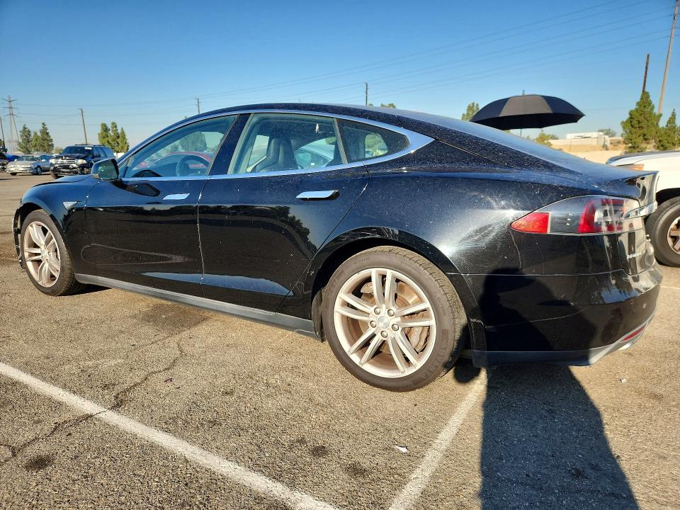 Продажа на аукционе авто 2014 Tesla Model S, vin: 5YJSA1S15EFP44526, номер лота: 61018796