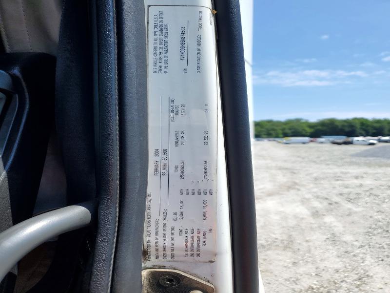63681456 :رقم المزاد ، 4V4NC9GH35N374503 vin ، 2005 Volvo Vn مزاد بيع