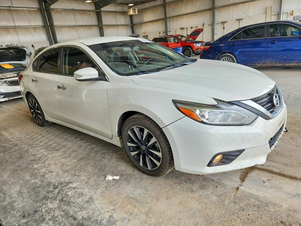 Продаж на аукціоні авто 2018 Nissan Altima, vin: 1N4AL3AP9JC188788, номер лоту: 62942226