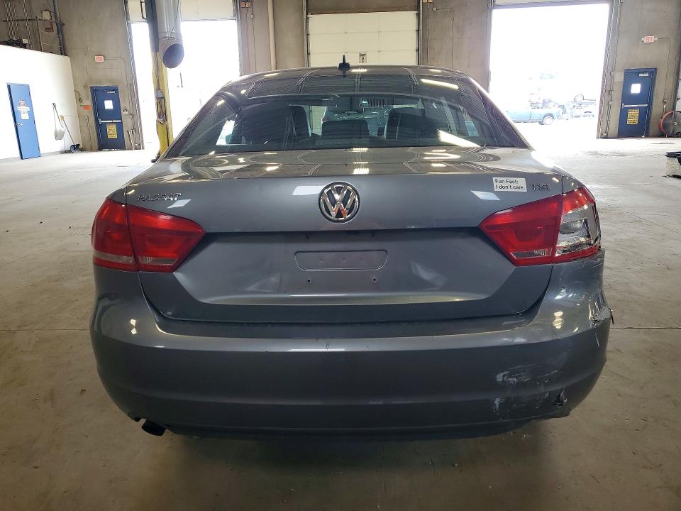 61855136 :رقم المزاد ، 1VWAS7A32FC113484 vin ، 2015 Volkswagen Passat مزاد بيع