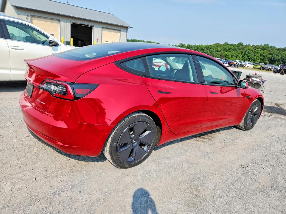 Продажа на аукционе авто 2022 Tesla Model 3, vin: 5YJ3E1EB0NF127130, номер лота: 61211126