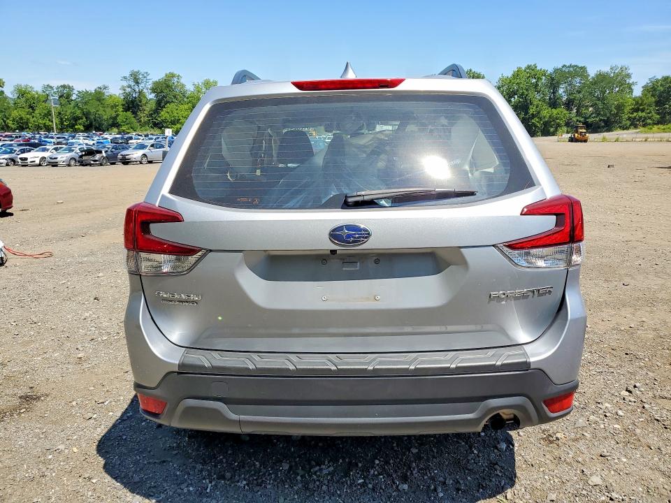 61232406 :رقم المزاد ، JF2SKADC2MH552542 vin ، 2021 Subaru Forester مزاد بيع