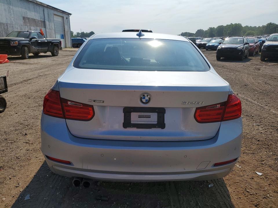 2015 Bmw 328 მანქანა იყიდება აუქციონზე, vin: WBA3B3G59FNR87409, აუქციონის ნომერი: 60777546