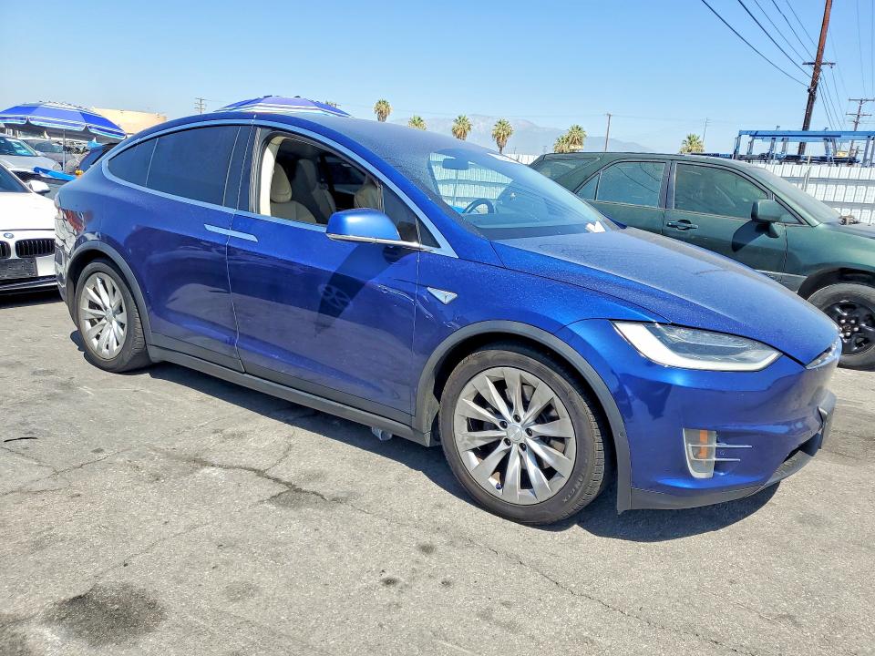 Продаж на аукціоні авто 2016 Tesla Model X, vin: 5YJXCAE27GF001924, номер лоту: 63254346