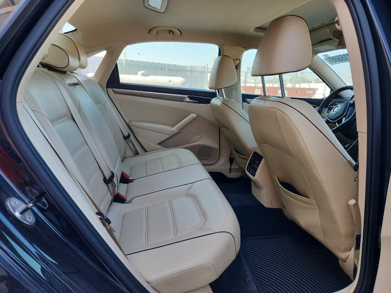 61415586 :رقم المزاد ، 1VWBA7A37JC008150 vin ، 2018 Volkswagen Passat مزاد بيع