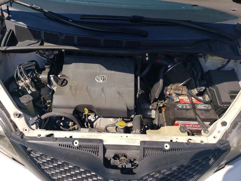 2015 Toyota Sienna მანქანა იყიდება აუქციონზე, vin: 5TDXK3DCXFS592706, აუქციონის ნომერი: 59887206