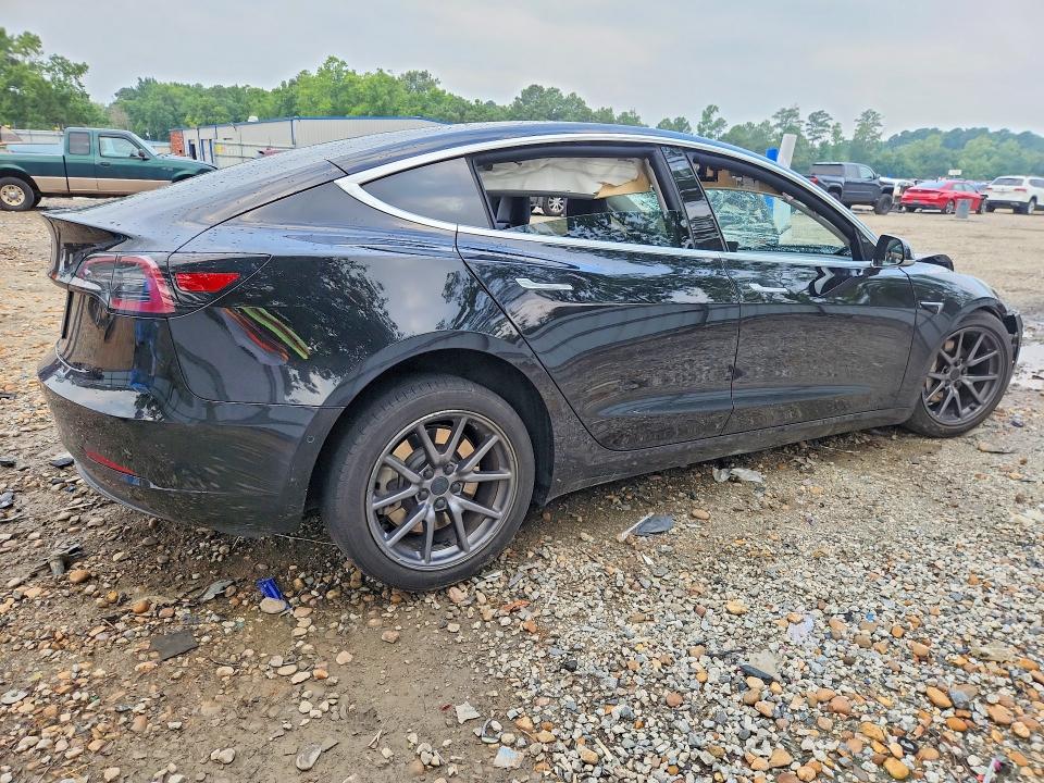 61777566 :رقم المزاد ، 5YJ3E1EA8LF590248 vin ، 2020 Tesla Model 3 مزاد بيع