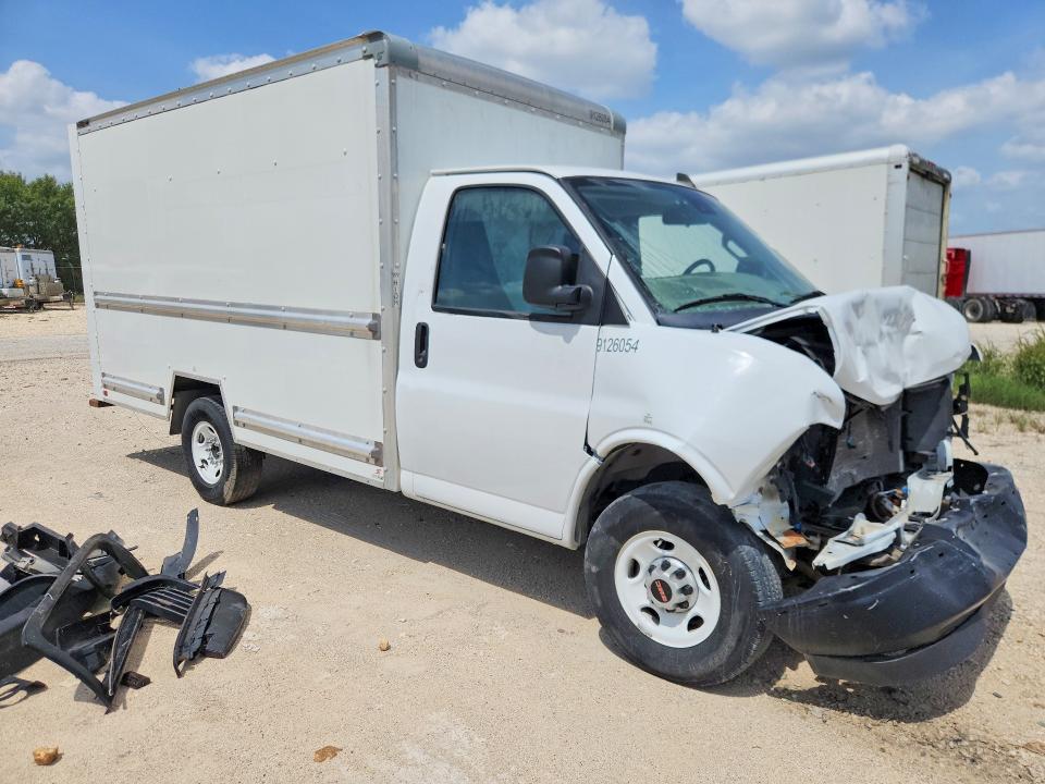 62263256 :رقم المزاد ، 1GD07RFP8N1165179 vin ، 2022 Gmc Savana مزاد بيع
