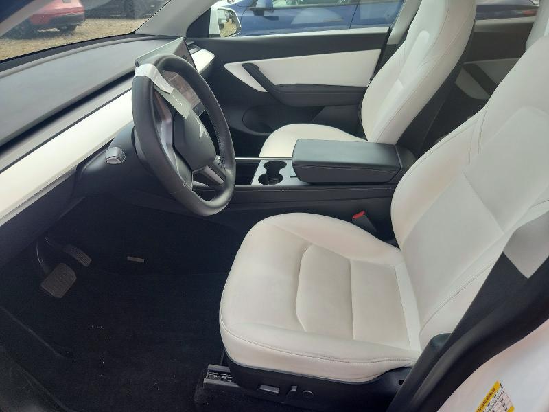 60703316 :رقم المزاد ، 5YJYGDEE1MF130855 vin ، 2021 Tesla Model Y مزاد بيع
