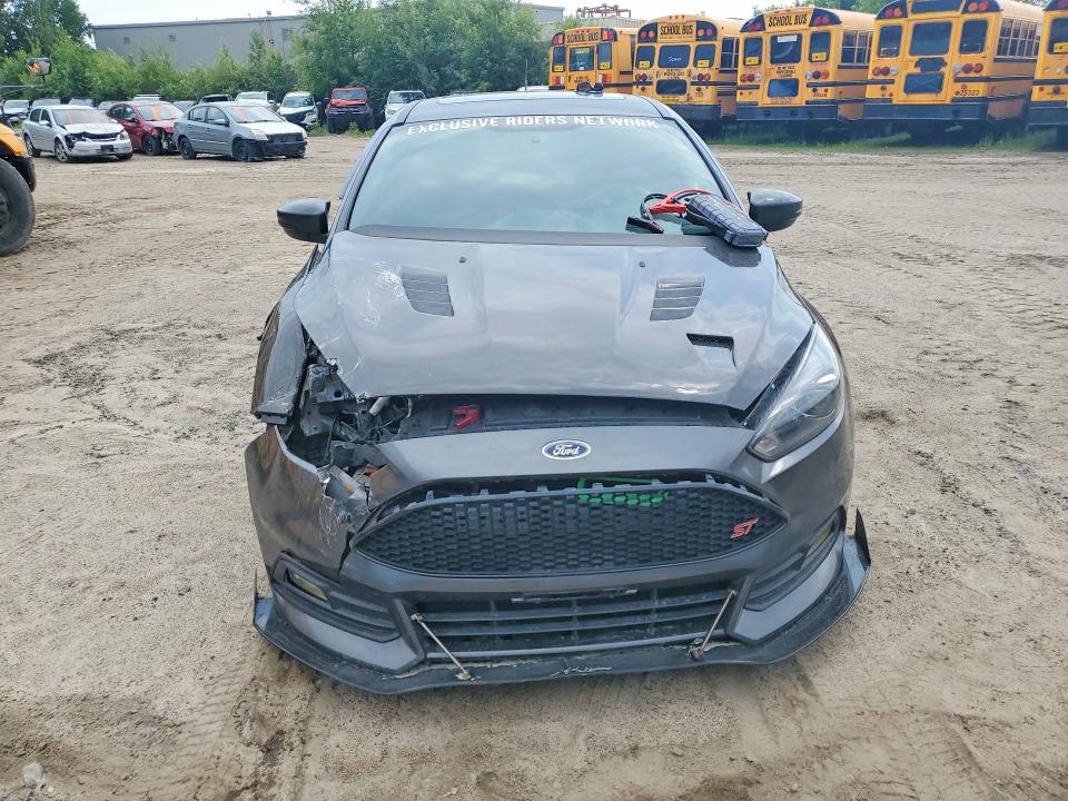 59142336 :رقم المزاد ، 1FADP3L94JL273764 vin ، 2018 Ford Focus مزاد بيع