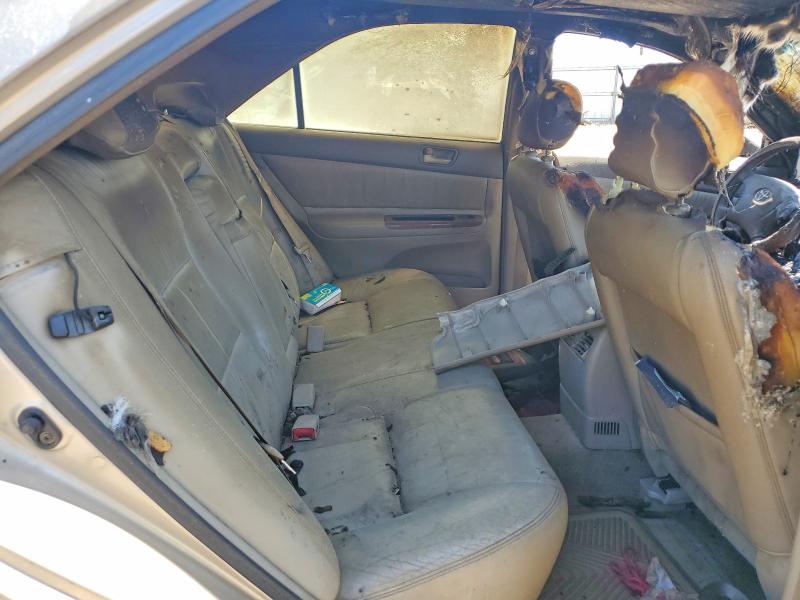 61173866 :رقم المزاد ، JTDBE32K320127581 vin ، 2002 Toyota Camry مزاد بيع