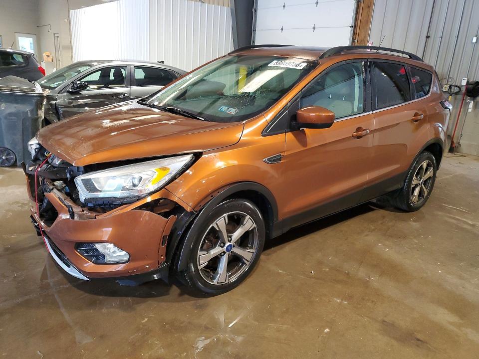 59859756 :رقم المزاد ، 1FMCU9GD9HUA38308 vin ، 2017 Ford Escape مزاد بيع