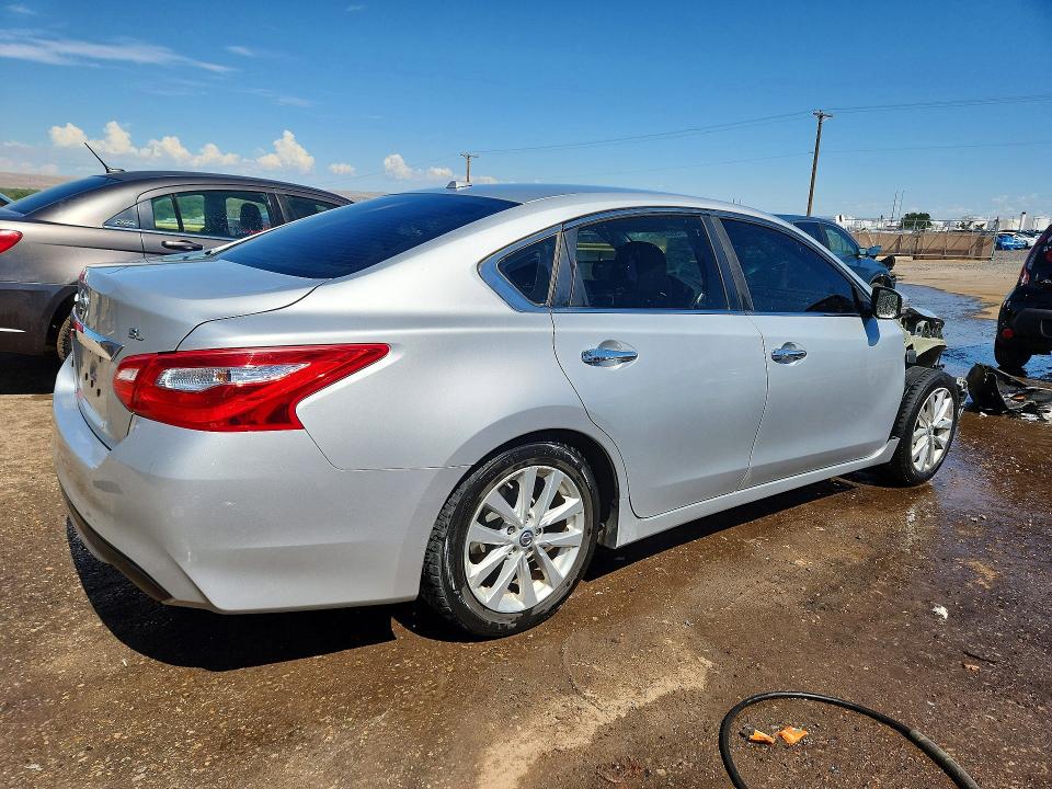 Продажа на аукционе авто 2017 Nissan Altima, vin: 1N4AL3AP9HC224120, номер лота: 61756696