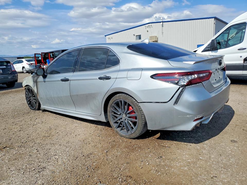 61963956 :رقم المزاد ، 4T1K61AK9NU704688 vin ، 2022 Toyota Camry مزاد بيع