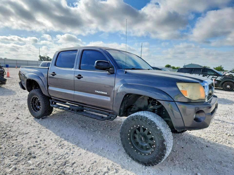 63398276 :رقم المزاد ، 5TFJU4GN4BX001986 vin ، 2011 Toyota Tacoma مزاد بيع