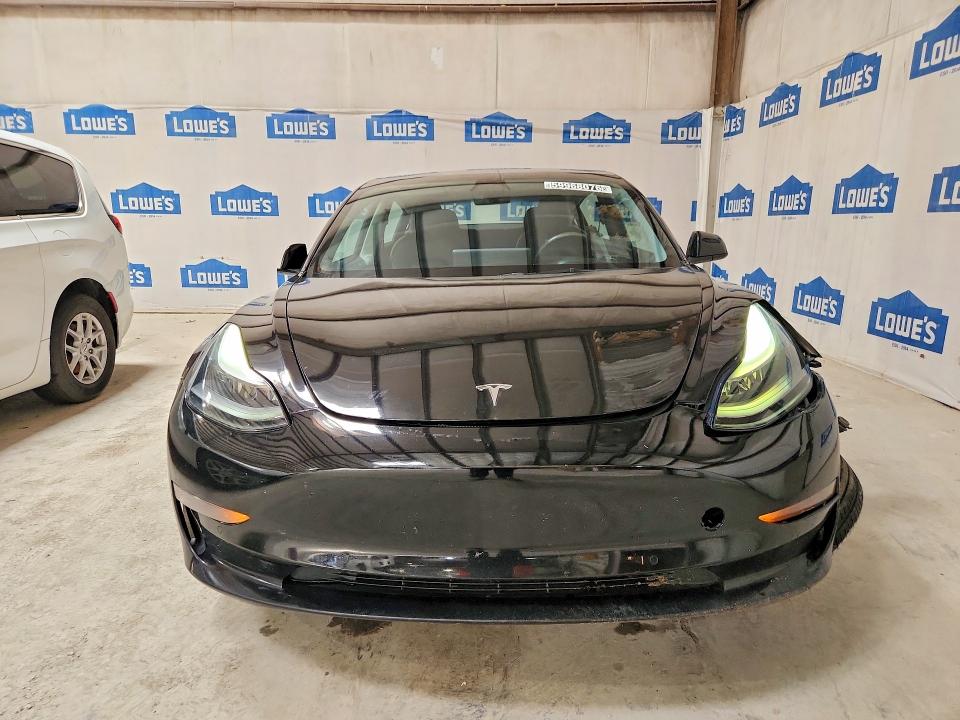 59968076 :رقم المزاد ، 5YJ3E1EA3NF285727 vin ، 2022 Tesla Model 3 مزاد بيع