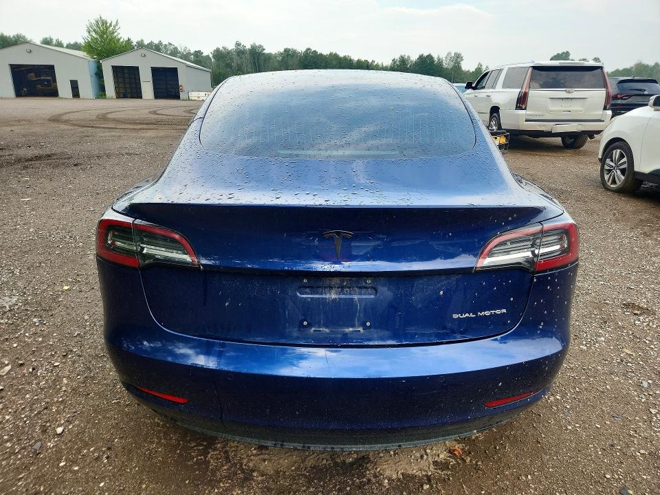 61728226 :رقم المزاد ، 5YJ3E1EBXJF120454 vin ، 2018 Tesla Model 3 مزاد بيع