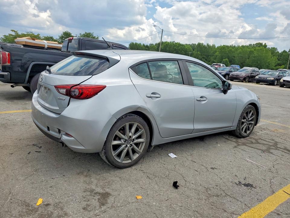 Продажа на аукционе авто 2018 Mazd 3, vin: 3MZBN1L32JM199571, номер лота: 61400136