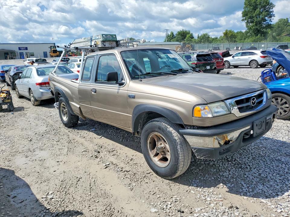 61119816 :رقم المزاد ، 4F4YR17E83TM17652 vin ، 2003 Mazda B4000 مزاد بيع