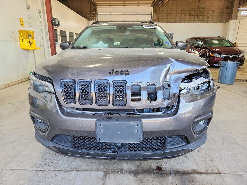 61070576 :رقم المزاد ، 1C4PJMLB5MD240174 vin ، 2021 Jeep Cherokee مزاد بيع