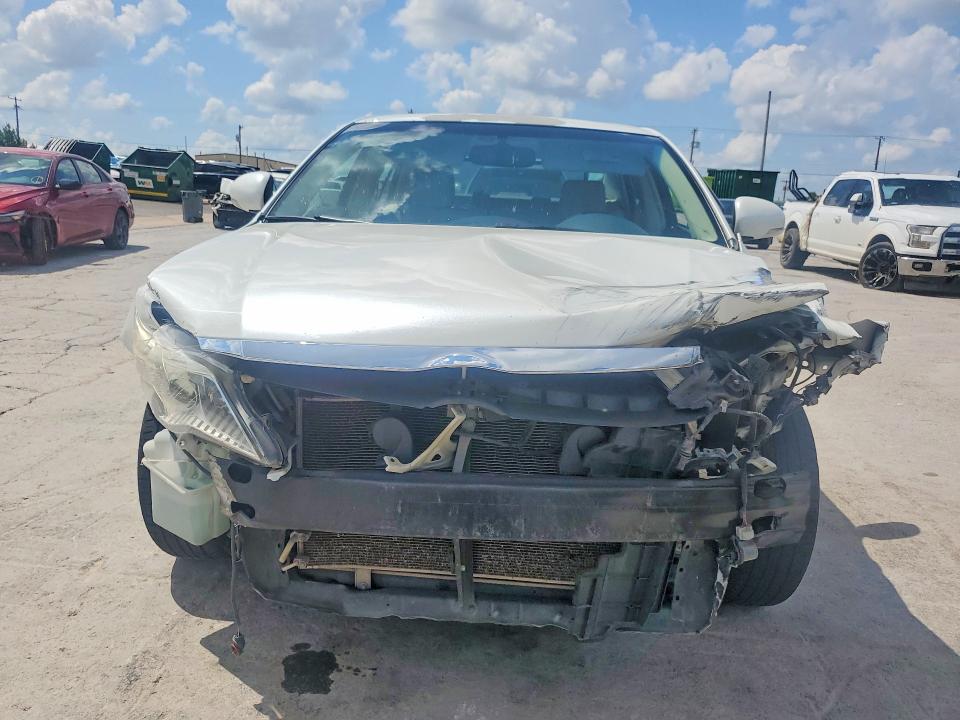 60630576 :رقم المزاد ، 4T1BK3DB7BU428705 vin ، 2011 Toyota Avalon مزاد بيع