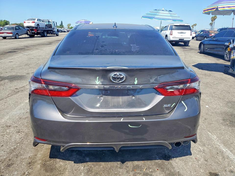 62276526 :رقم المزاد ، 4T1G11AKXPU746584 vin ، 2023 Toyota Camry مزاد بيع