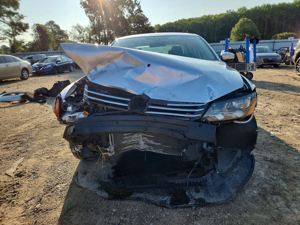 2013 Volkswagen Passat მანქანა იყიდება აუქციონზე, vin: 1VWAP7A31DC030840, აუქციონის ნომერი: 62595716