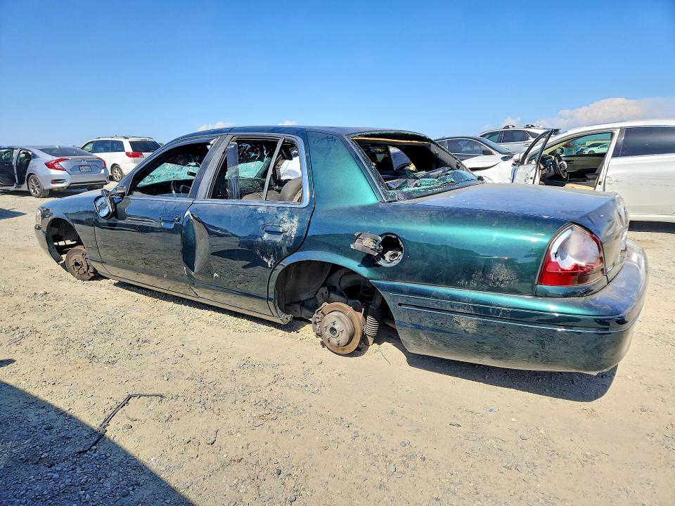2006 Ford Crown Victoria მანქანა იყიდება აუქციონზე, vin: 2FAFP71WX6X131664, აუქციონის ნომერი: 59998086