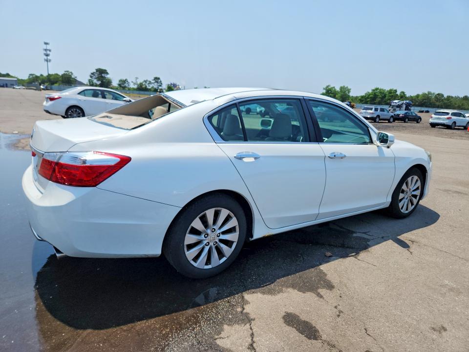 58570146 :رقم المزاد ، 1HGCR2F85FA090410 vin ، 2015 Honda Accord مزاد بيع