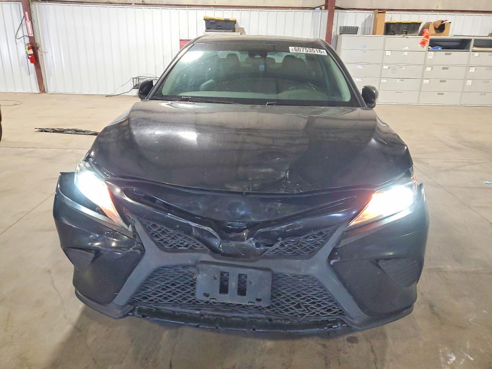 Продаж на аукціоні авто 2018 Toyota Camry, vin: 4T1B11HK4JU675048, номер лоту: 60753516