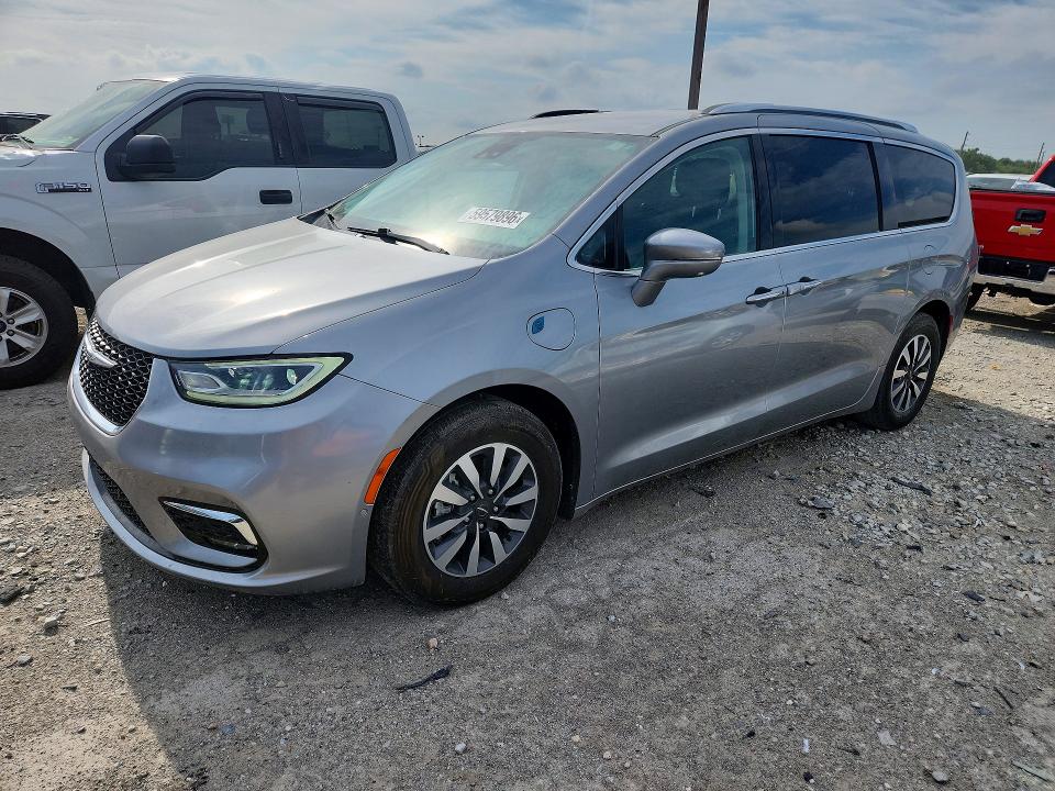 Auction sale of the 2021 Chrysler Pacifica, vin: 2C4RC1L7XMR594024, lot number: 59579896