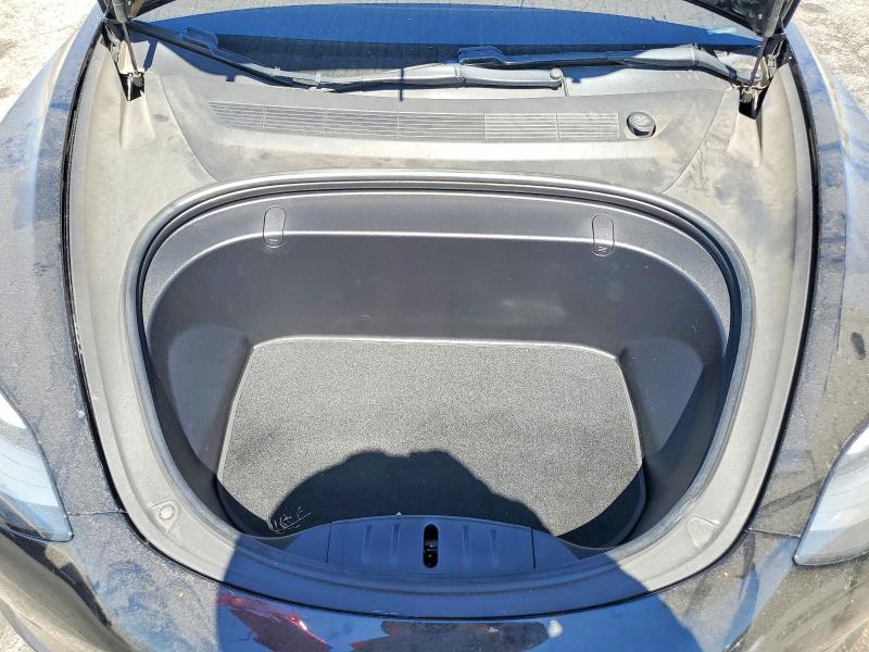 62295656 :رقم المزاد ، 5YJ3E1EA2JF123307 vin ، 2018 Tesla Model 3 مزاد بيع