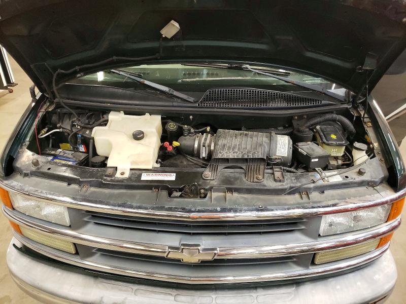 61397526 :رقم المزاد ، 1GBFG15W721164727 vin ، 2002 Chevrolet Express G1500 مزاد بيع