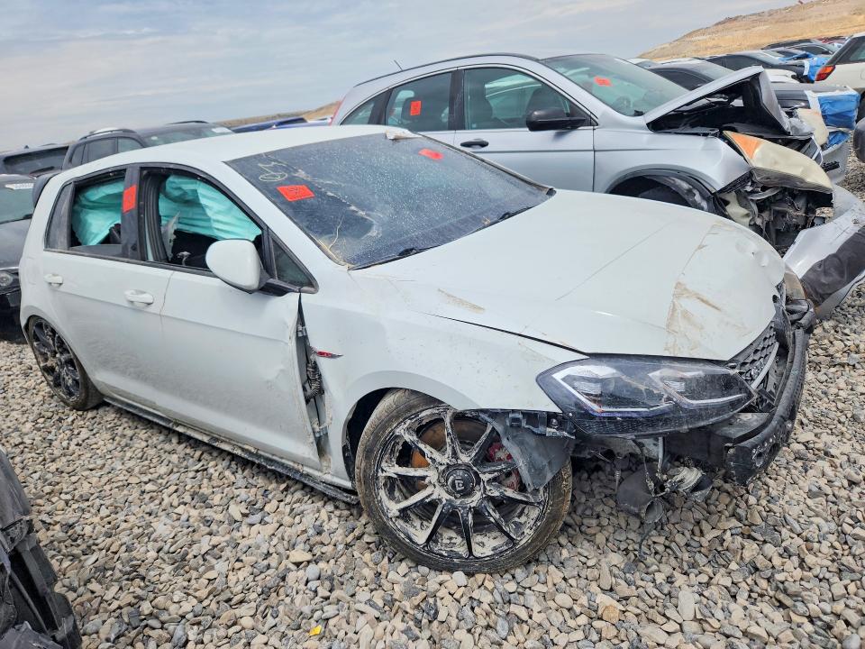 2017 Volkswagen Gti მანქანა იყიდება აუქციონზე, vin: 3VW4T7AU1HM052603, აუქციონის ნომერი: 57678446