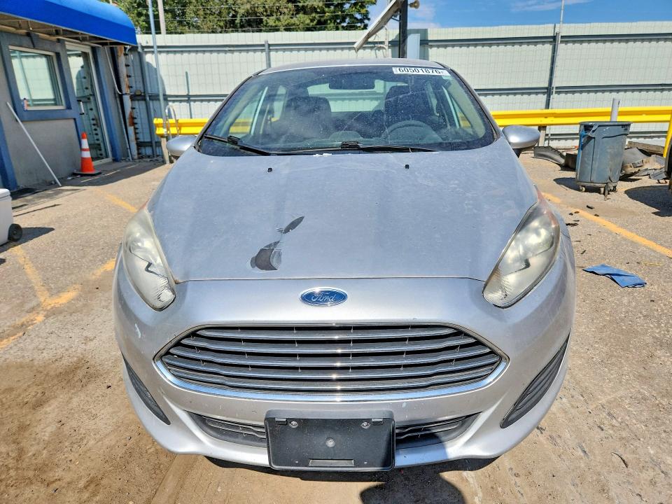 60501876 :رقم المزاد ، 3FADP4AJ1JM142678 vin ، 2018 Ford Fiesta مزاد بيع