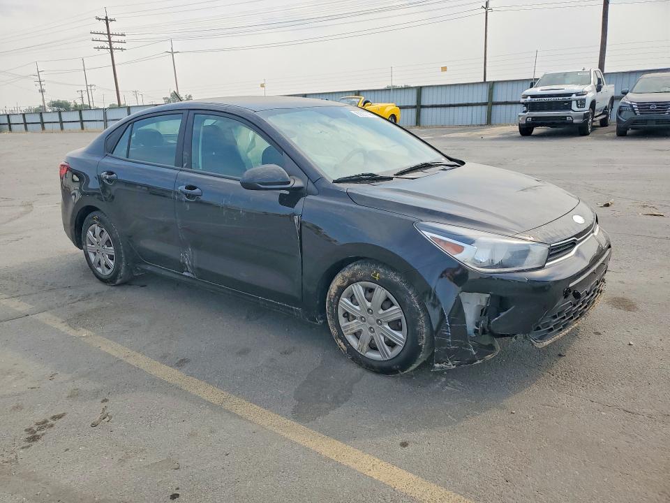 63537796 :رقم المزاد ، 3KPA24AD5ME422799 vin ، 2021 Kia Rio مزاد بيع