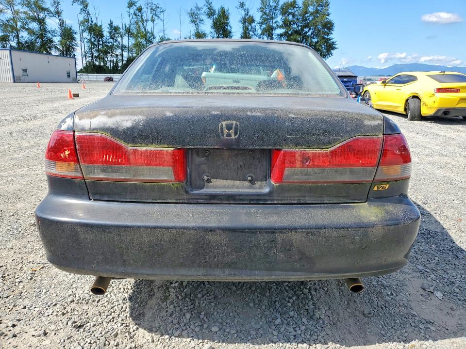 59743836 :رقم المزاد ، 1HGCG16552A064132 vin ، 2002 Honda Accord مزاد بيع