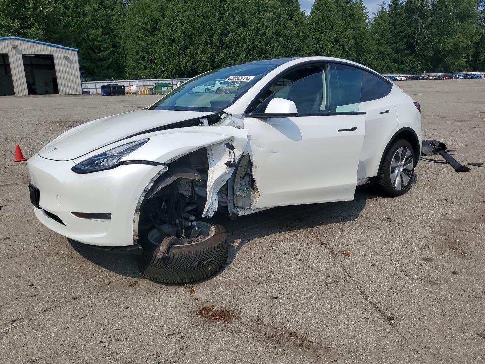 62052916 :رقم المزاد ، 7SAYGAEE5NF329894 vin ، 2022 Tesla Model Y مزاد بيع