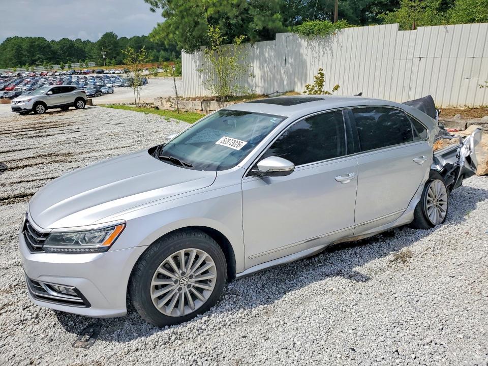 Продажа на аукционе авто 2017 Volkswagen Passat, vin: 1VWBT7A3XHC019812, номер лота: 62073026