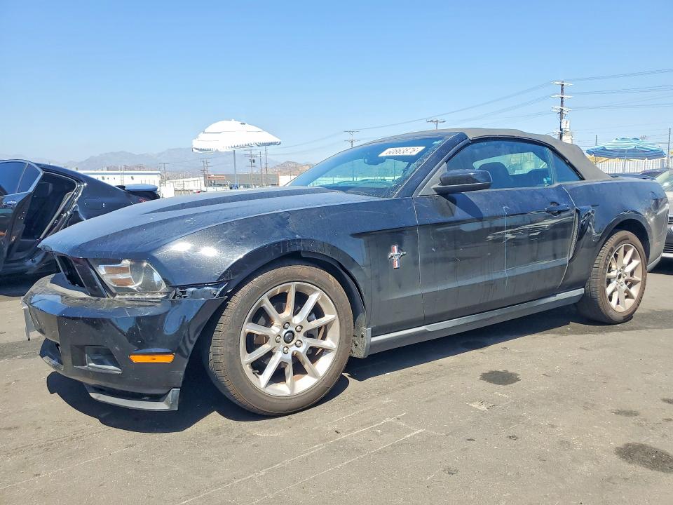 60863876 :رقم المزاد ، 1ZVBP8EN1A5127395 vin ، 2010 Ford Mustang مزاد بيع