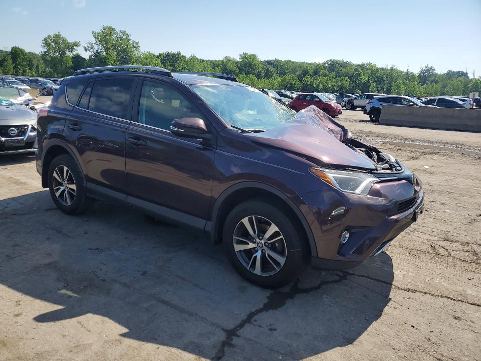 60198976 :رقم المزاد ، 2T3RFREV0HW667267 vin ، 2017 Toyota Rav4 مزاد بيع