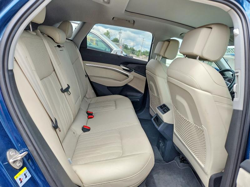 2021 Audi E-tron მანქანა იყიდება აუქციონზე, vin: WA1VABGE4MB015766, აუქციონის ნომერი: 60461746