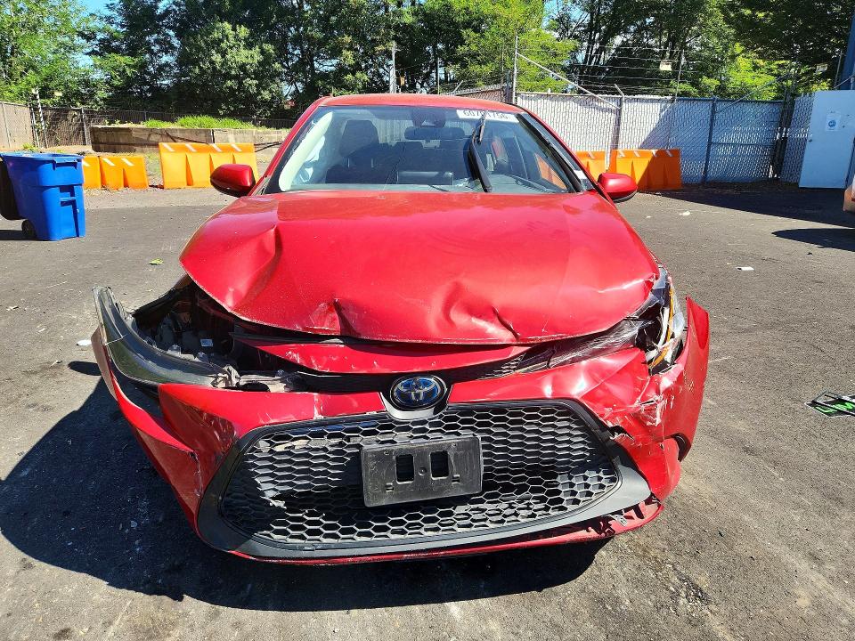 60701756 :رقم المزاد ، JTDEAMDE2MJ000582 vin ، 2021 Toyota Corolla مزاد بيع