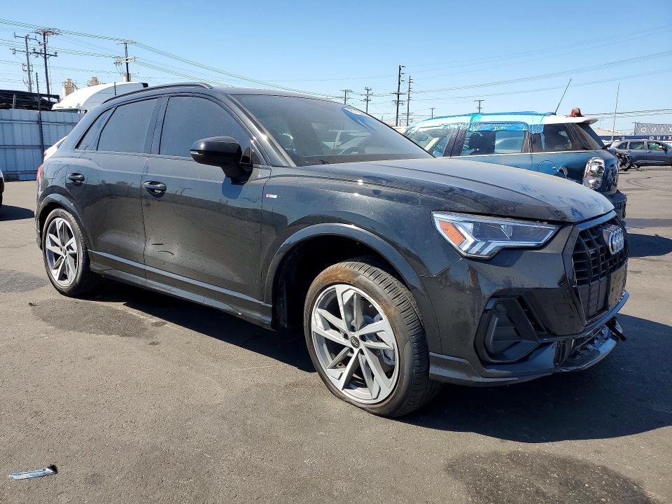 61185666 :رقم المزاد ، WA1DECF32S1110156 vin ، 2025 Audi Q3 مزاد بيع