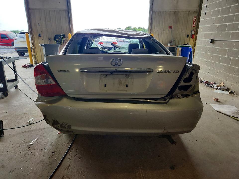 60366576 :رقم المزاد ، 4T1BE32K04U870478 vin ، 2004 Toyota Camry مزاد بيع