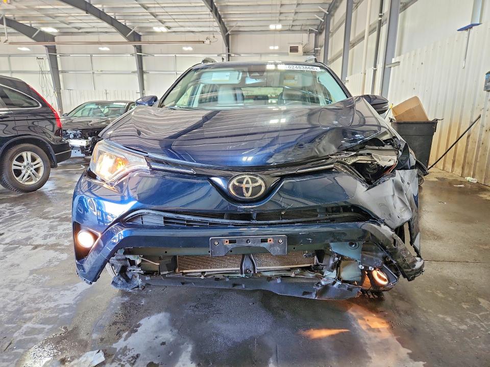 Aukcja sprzedaży 2018 Toyota Rav4, vin: JTMRFREV6JJ245556, numer aukcji: 62483866